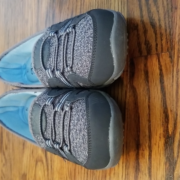 Skechers slip-on sneakers. - Picture 4 of 11